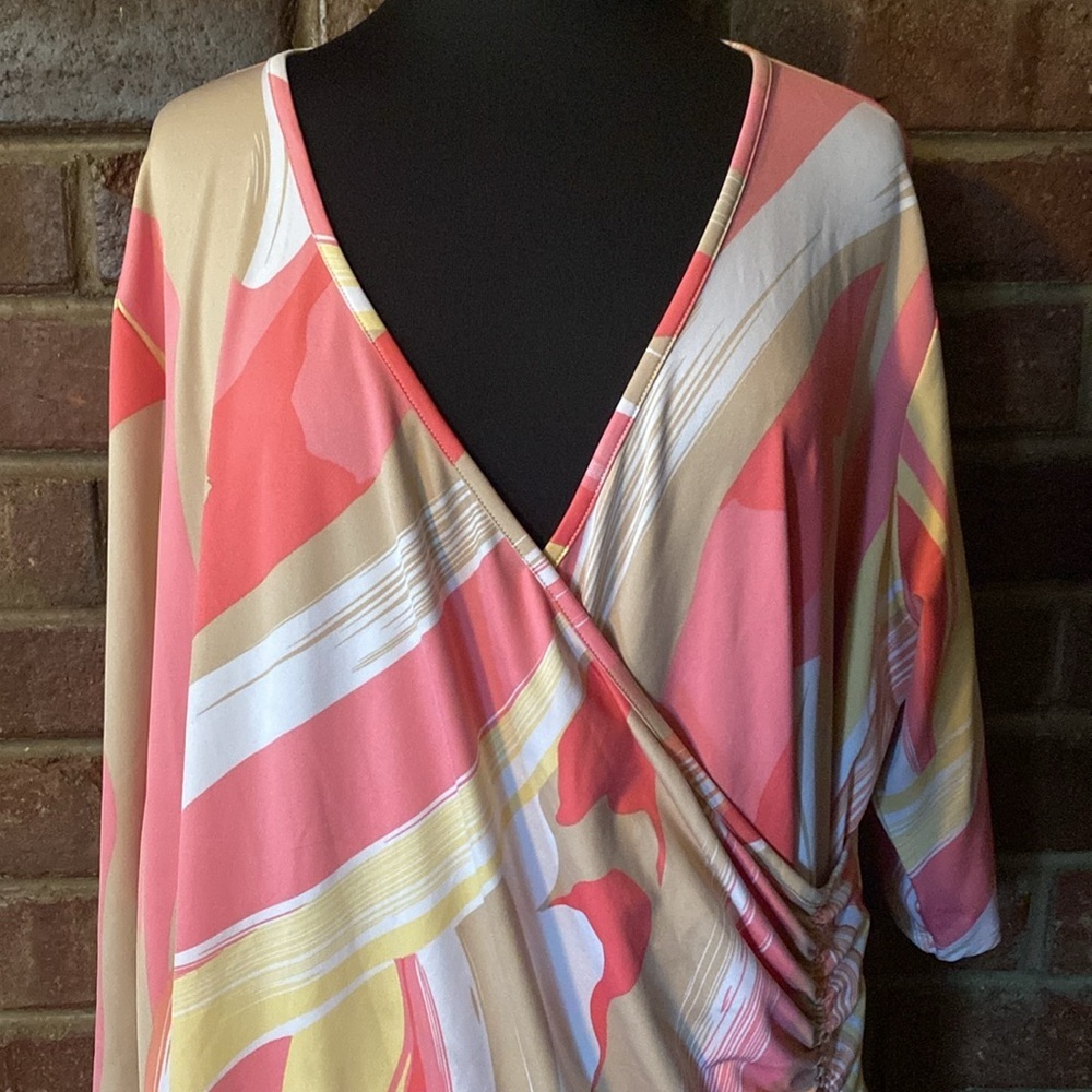 Peter Nygard pink and white abstract print jersey knit surplice neck mini dress - Picture 3 of 8